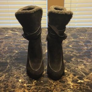 Joan & David 9 M brown suede wedge heels